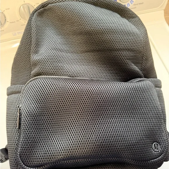 Lululemon Everywhere Backpack 22L Knit Mesh Black - Picture 6 of 8